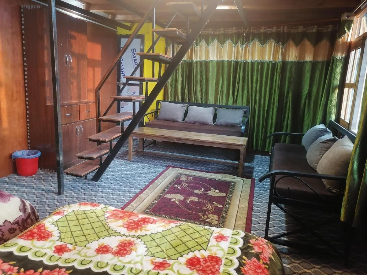 Jungle Crown Organic Homestay Нагаркот Екстериор снимка